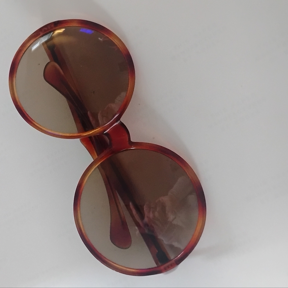 Vintage Faux Tortoise Oversized Sunglasses.    Italy